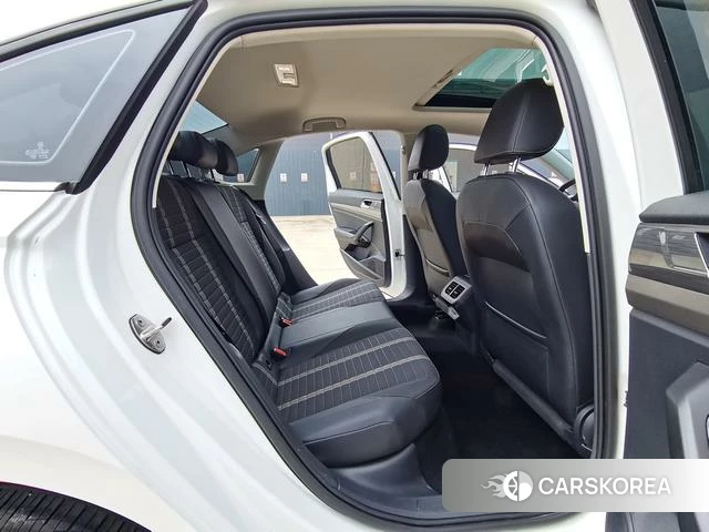 Volkswagen Lavida 2022 Белый из Китая, фото 5