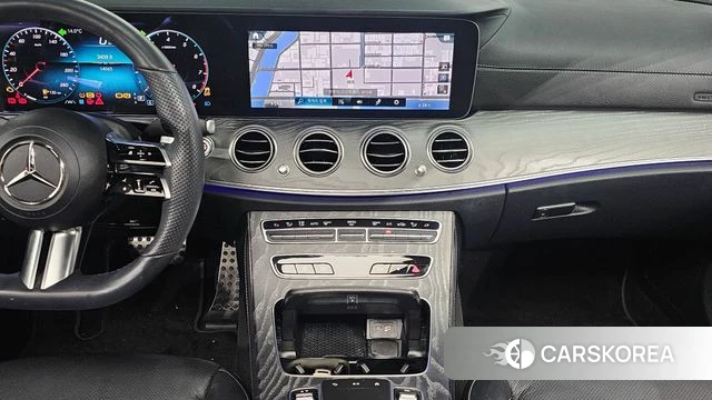 Mercedes-Benz E-Class W213 2022 Белый из Кореи, фото 5