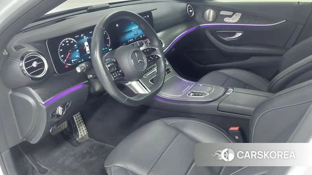 Mercedes-Benz E-Class W213 2023 Белый из Кореи, фото 5