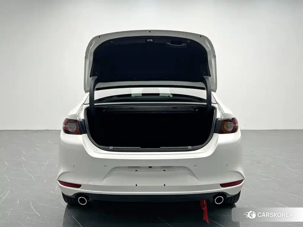 Mazda 3 2024 Белый из Китая, фото 6
