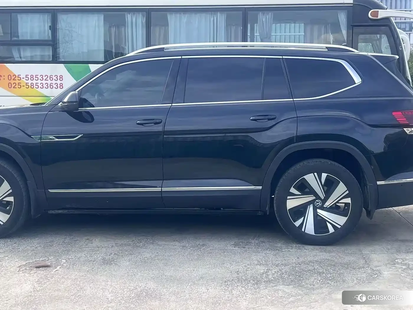 Volkswagen Touareg 2023 Черный из Китая, фото 5
