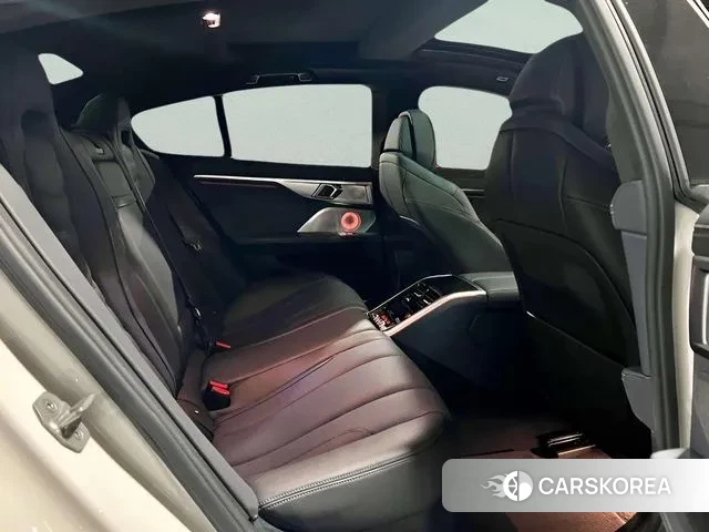 BMW 8 Series (G15) 2024 Белый из Кореи, фото 5