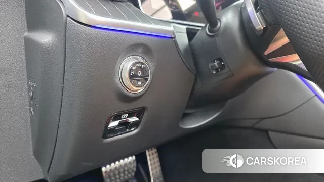 Mercedes-Benz CLE-Class C236 2025 Серебристо-серый из Кореи, фото 5