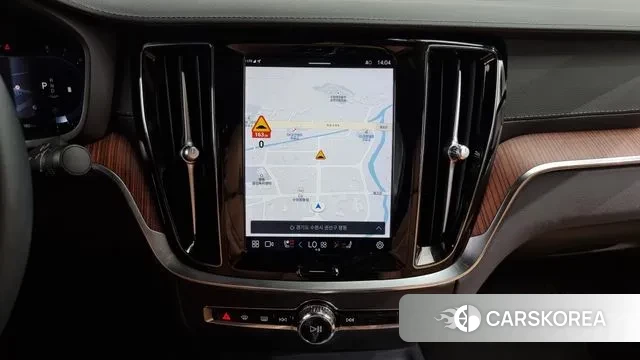 Volvo S60 3rd generation 2023 Белый из Кореи, фото 5