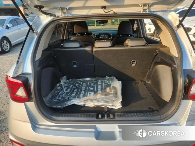 Hyundai Venue 2021 Серебристо-серый из Кореи, фото 5