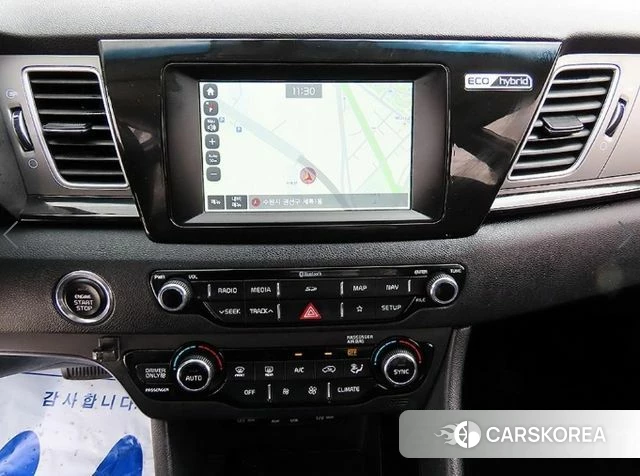 Kia Niro 2018 Белый из Кореи, фото 5