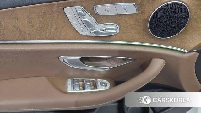 Mercedes-Benz E-Class W213 2021 Белый из Кореи, фото 5