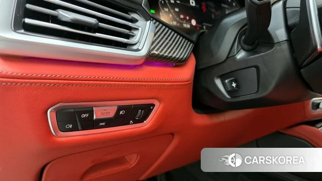 BMW X6M (G06) 2023 Белый из Кореи, фото 5