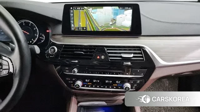 BMW 5 Series (G30) 2018 Белый из Кореи, фото 5