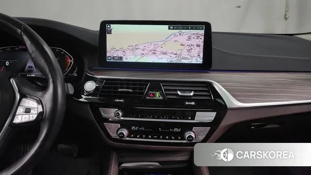 BMW 5 Series (G30) 2020 Белый из Кореи, фото 5