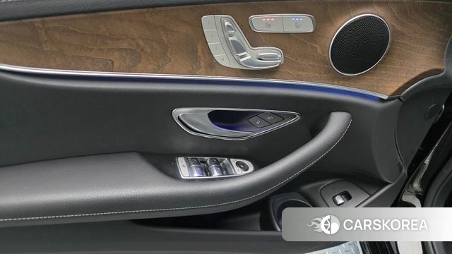 Mercedes-Benz E-Class W213 2022 Черный из Кореи, фото 5