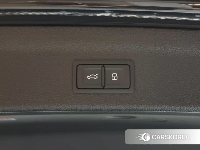 Audi Q3 (F3) 2025 Черный из Кореи, фото 5