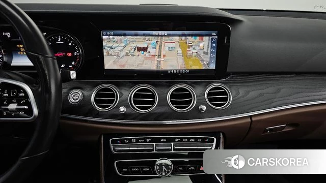 Mercedes-Benz E-Class W213 2019 Белый из Кореи, фото 5