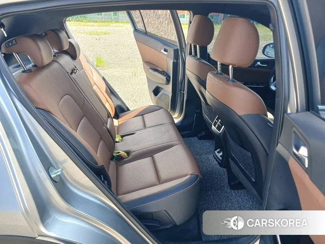Kia Sportage The Bold 2021 Серебристо-серый из Кореи, фото 5