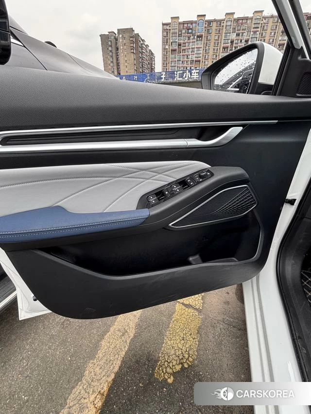 Geely Automobile Emgrand 2023 Белый из Китая, фото 5