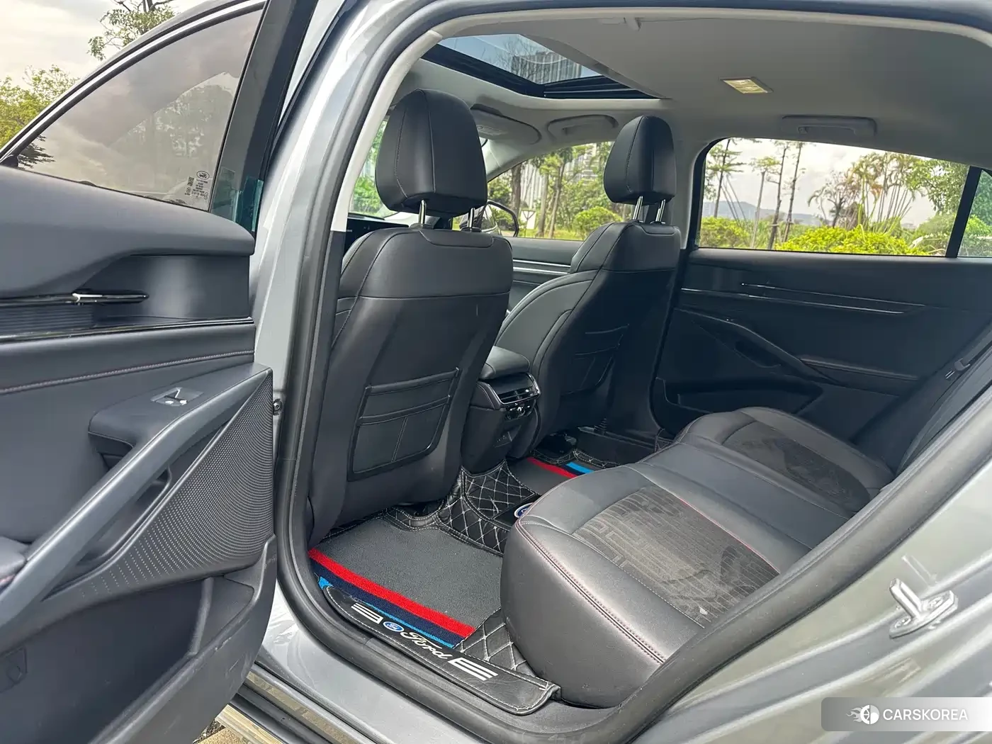 Ford Mondeo 2023 Silver/gray из Китая, фото 5