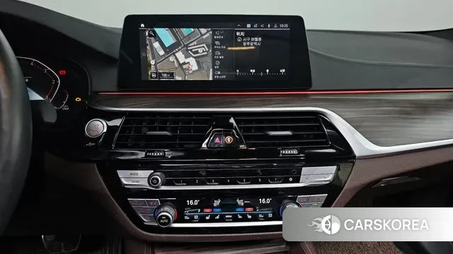 BMW 5 Series (G30) 2020 Белый из Кореи, фото 5