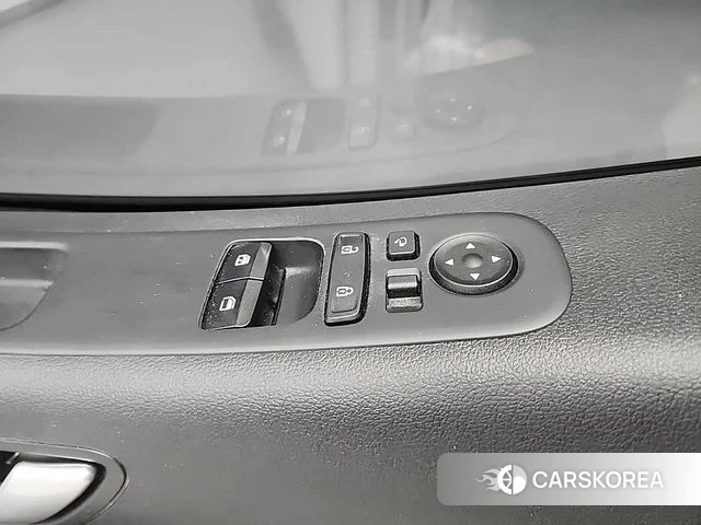 Hyundai Staria 2023 Белый из Кореи, фото 5