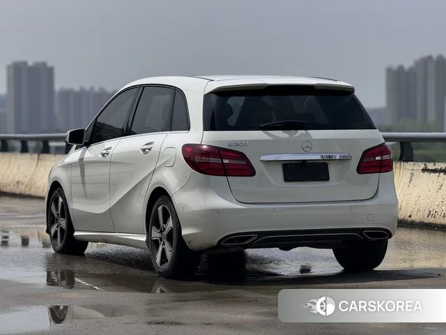 Mercedes-Benz Class B 2018 Белый из Китая, фото 5