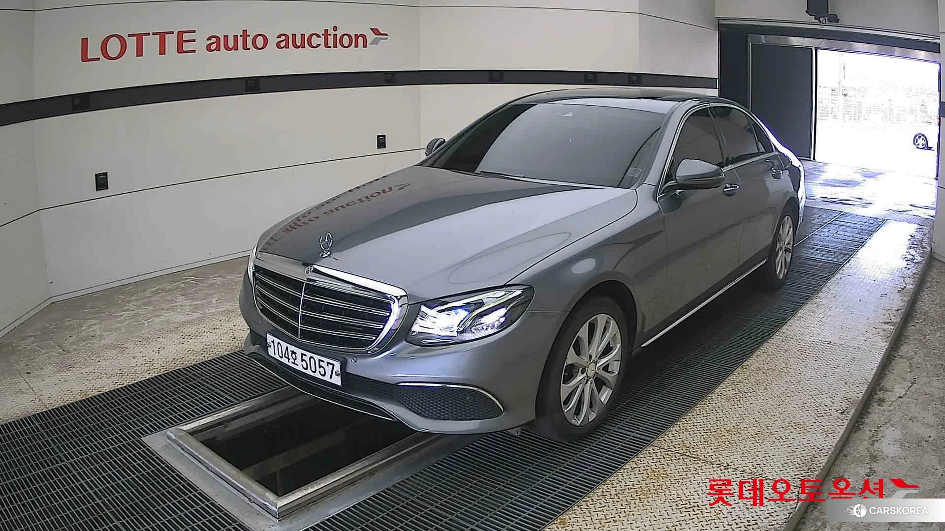 Mercedes-Benz BENZ E220 d 4MATIC 2020 992-SELENITE GREY (BENZ) из Кореи, фото 5