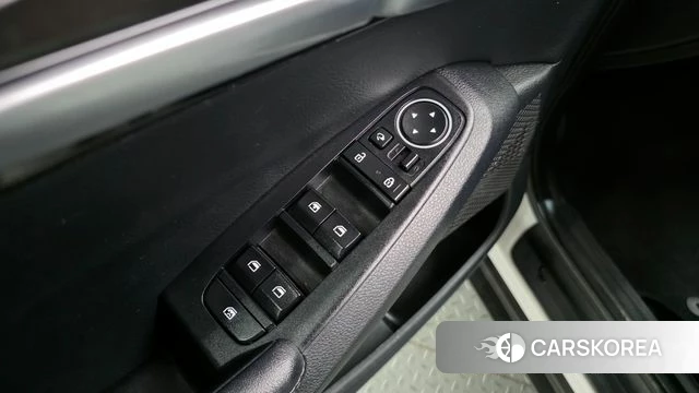 Kia Seltos 2022 Белый из Кореи, фото 5