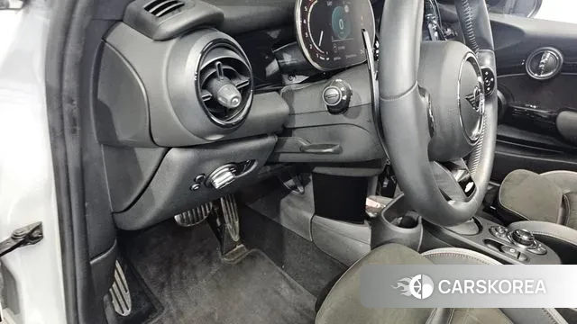 Mini Cooper S 2023 Серебряный из Кореи, фото 5