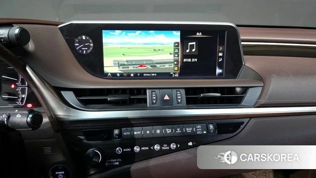 Lexus ES300h 7th generation 2018 Серебряный из Кореи, фото 5