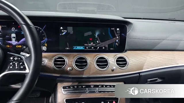 Mercedes-Benz E-Class W213 2022 Белый из Кореи, фото 5