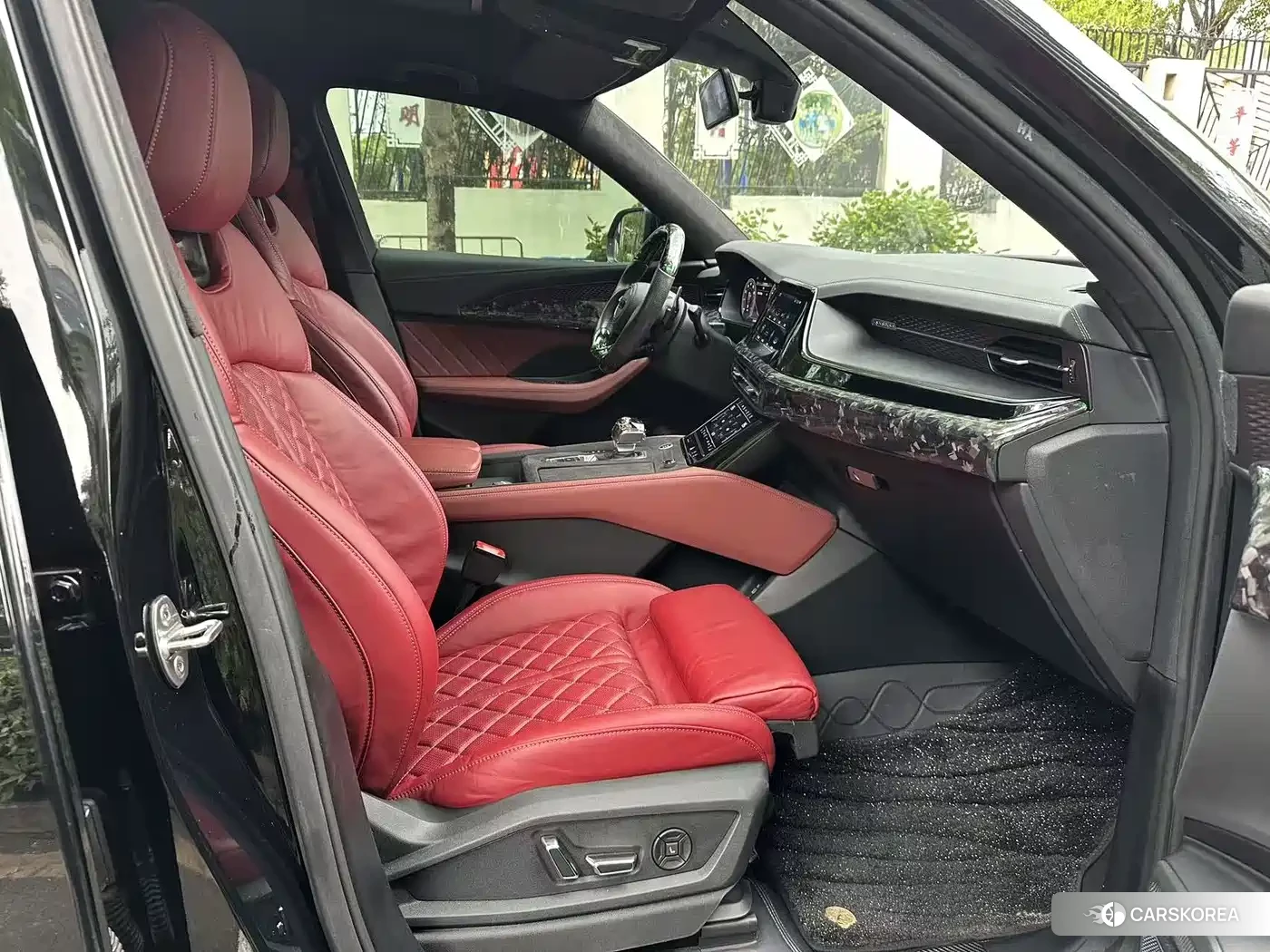 Audi Q6 2023 Черный из Китая, фото 5