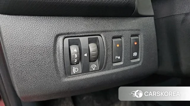 Renault Korea (Samsung) Clio 2019 Красный из Кореи, фото 5