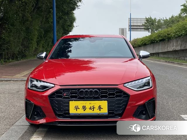 Audi S4 2023 Красный из Китая, фото 5