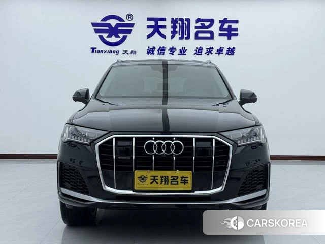 Audi Q7 2021 Черный из Китая, фото 5