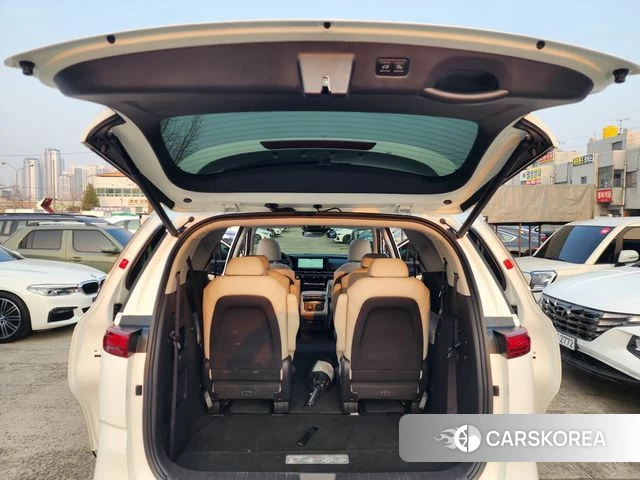 Kia Carnival 4th generation 2023 Жемчужный цвет из Кореи, фото 5