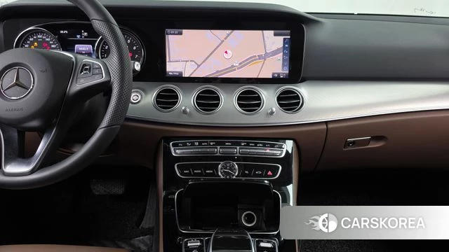 Mercedes-Benz E-Class W213 2018 Белый из Кореи, фото 5