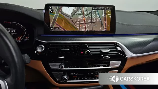 BMW 5 Series (G30) 2023 Белый из Кореи, фото 5