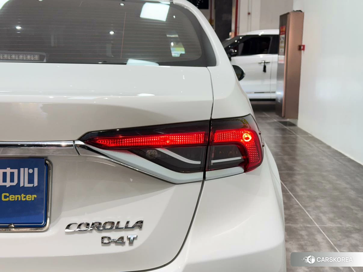 Toyota Corolla 2021 Белый из Китая, фото 5