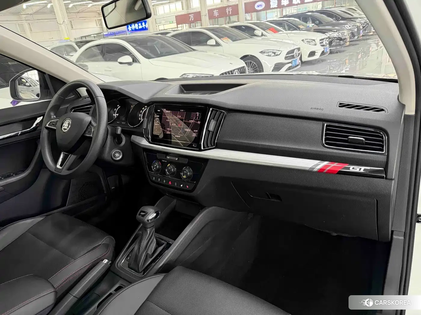 Skoda Komick 2023 Белый из Китая, фото 5