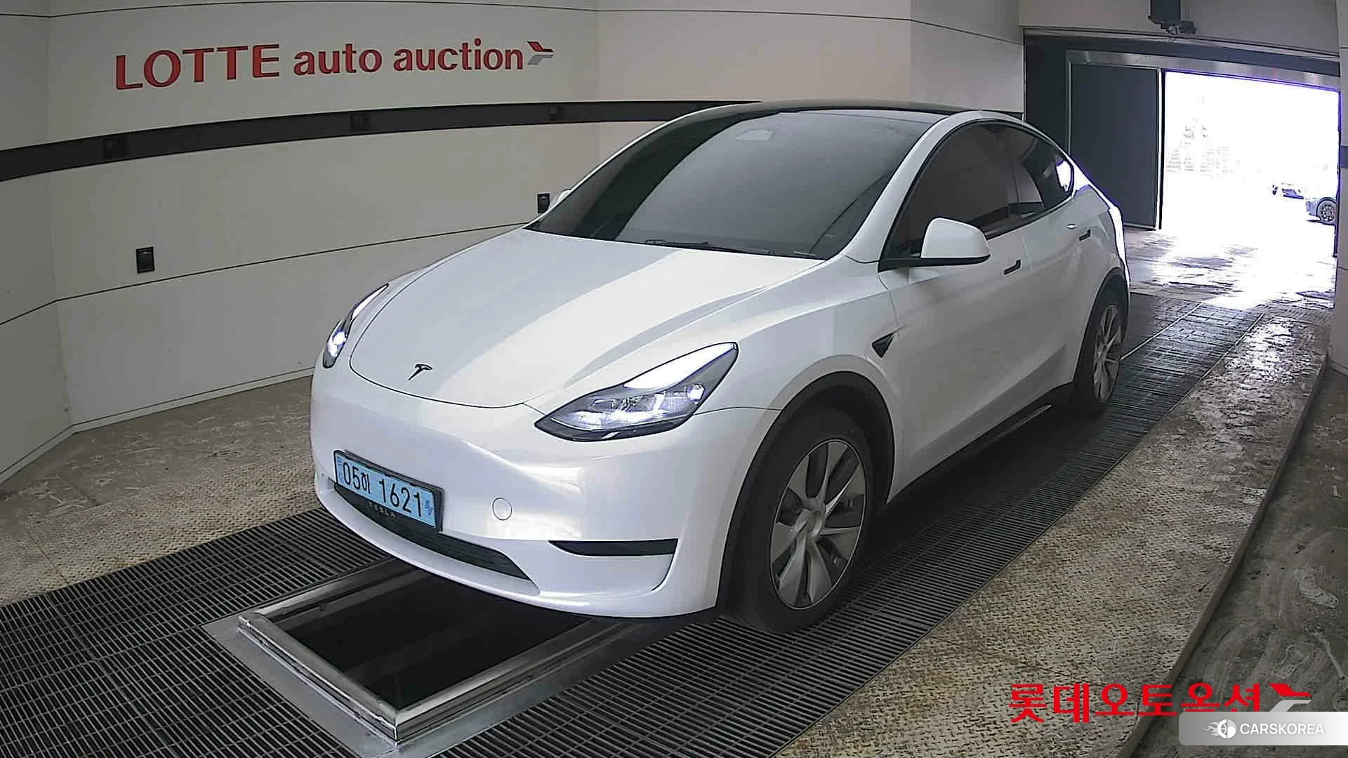 Tesla Model Y RWD 2024 Pearl White Multi-coat из Кореи, фото 5