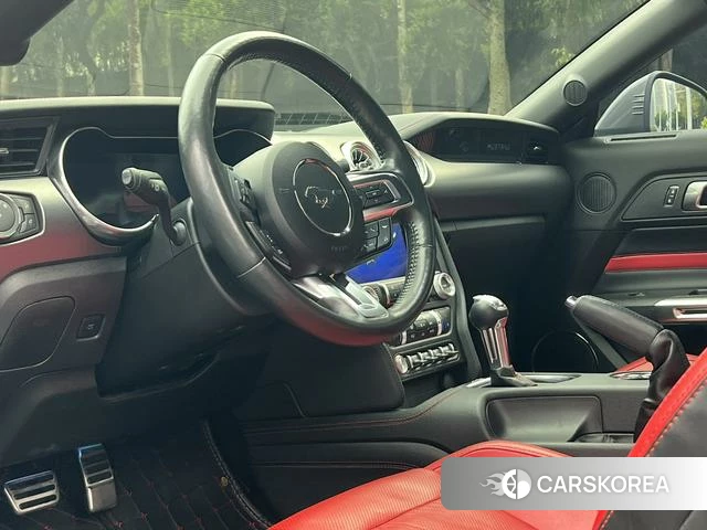 Ford Mustang 2021 Темно-серый из Китая, фото 5