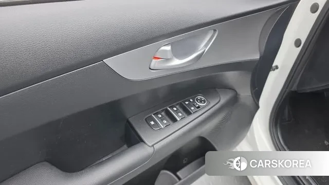 Kia The New K3 2nd generation 2022 Белый из Кореи, фото 5