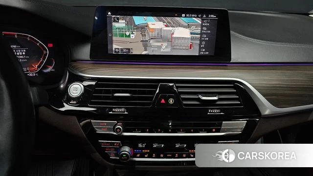 BMW 5 Series (G30) 2020 Белый из Кореи, фото 5