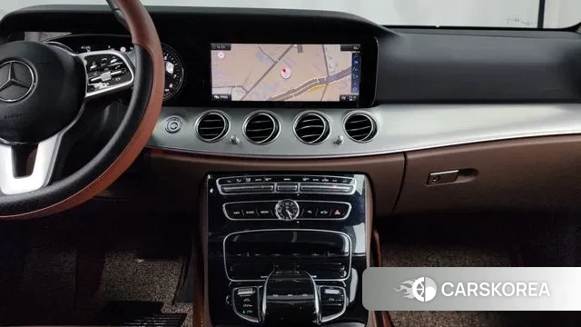 Mercedes-Benz E-Class W213 2018 Белый из Кореи, фото 5