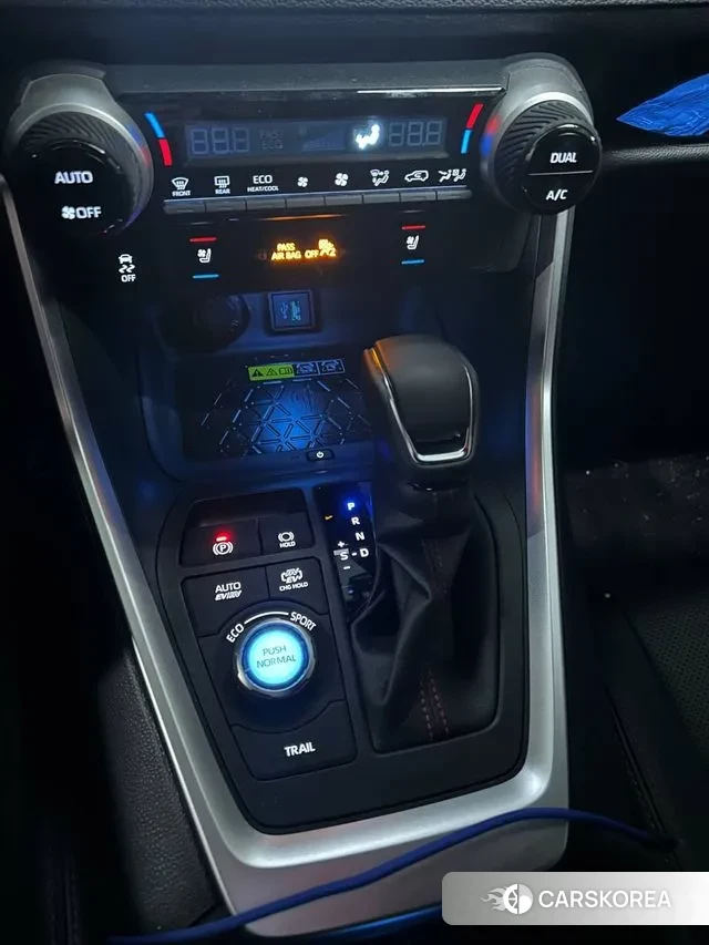 Toyota RAV4 5th Generation 2025 Белый из Кореи, фото 5