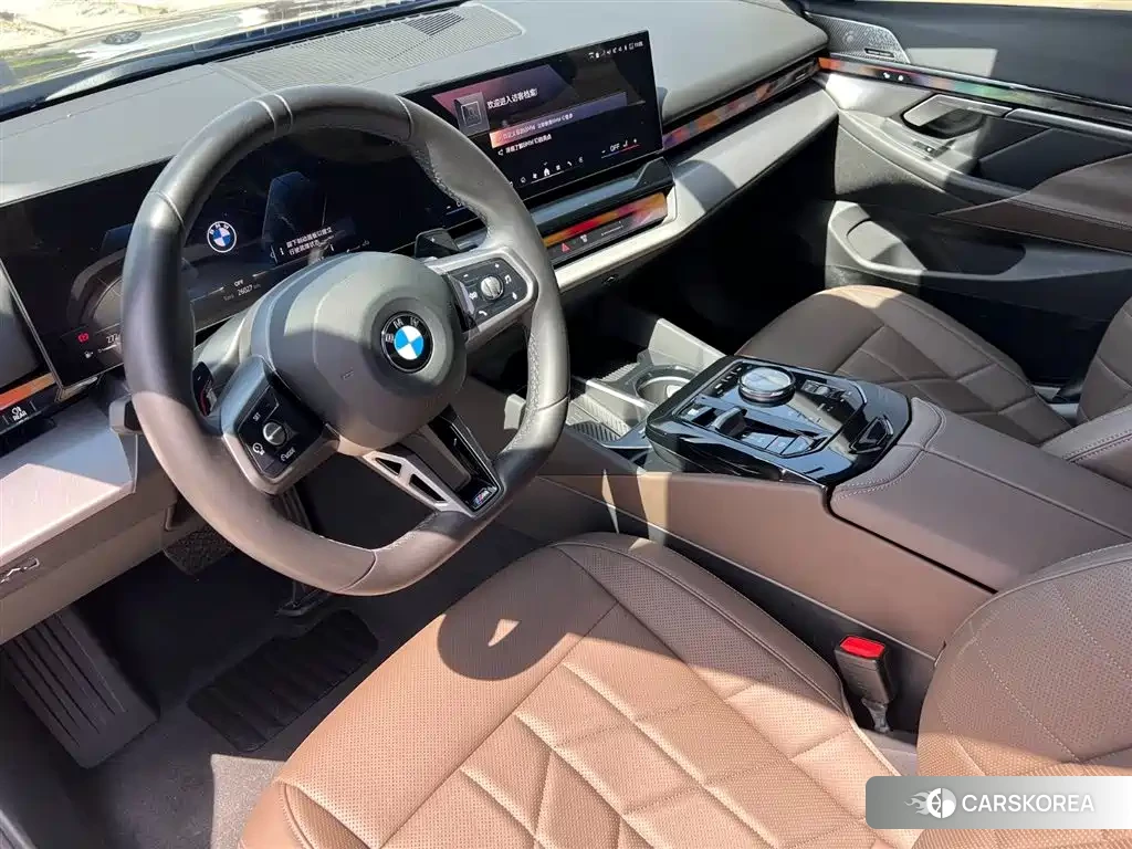 BMW 5 series 2024 Черный из Китая, фото 5