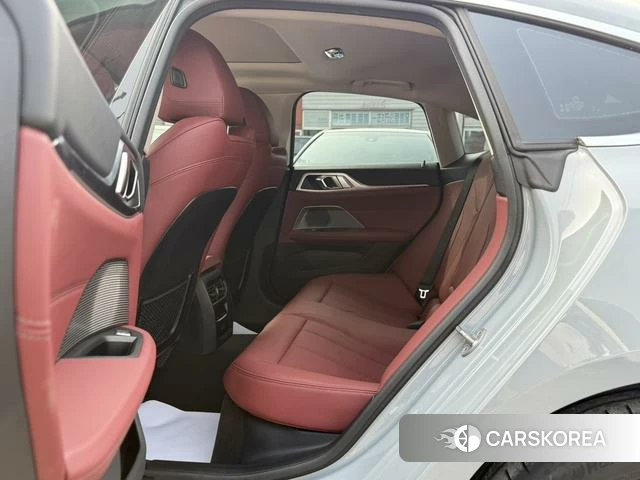 BMW i4 2023 Темно-серый из Китая, фото 5