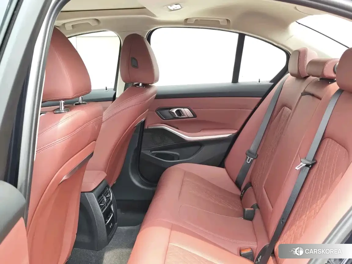 BMW 3 series 2025 Черный из Китая, фото 5