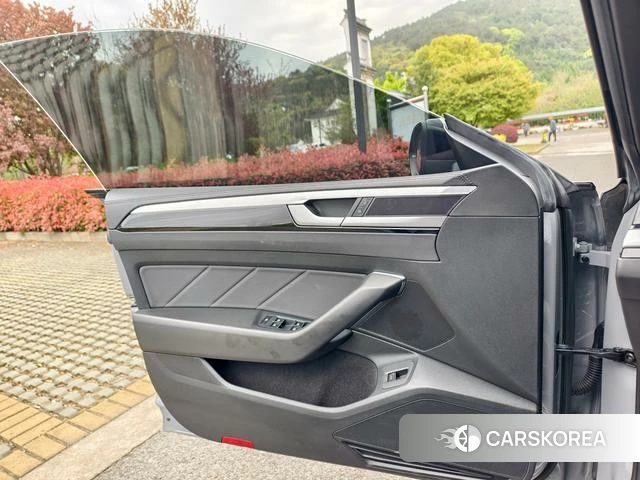 Volkswagen CC 2022 Темно-серый из Китая, фото 5