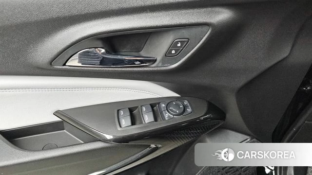 Chevrolet (GM Daewoo) Trax Crossover 2023 Черный из Кореи, фото 5