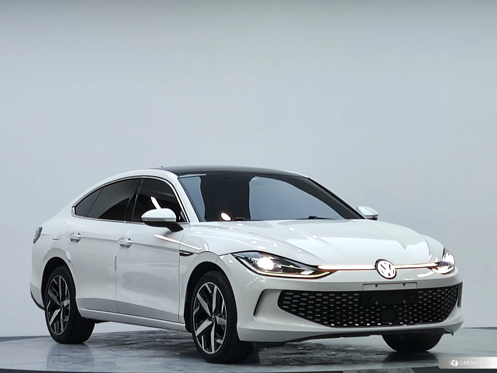 Volkswagen Lingdu 2023 Белый из Китая, фото 5