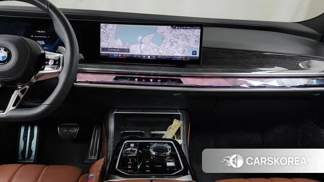 BMW 7 Series (G70) 2023 Белый из Кореи, фото 5